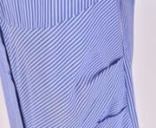 www.missydle.comn스트라이프가 투블럭으로 나누어n남다른 방식으로 좀 더 캐쥬얼스러운 연출이 가능 nn요즘 대세인 섬세한 소매 디테일과n프레쉬한 느낌의 blue 색감n한여름을 제외하고 언제나 입기좋은 잔스트라이프 롱셔츠