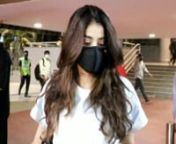 Janhvi was spotted at the airport just a day prior to Diwali. The actress was seen in a tie dye t-shirt and opted for a no makeup look as she arrived. Janhvi Kapoor returned along with father Boney Kapoor. She looked pretty in a bright coloured crop teamed with pants and shoes. Sunny Leone too was spotted in a casual look at the airport.