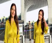 Surbhi Wedding: Surbhi Chandana went out to Jaipur for marriage, told Paps - My groom is waiting. To Know More About THE FULL REVIEW Please Watch The full video till the end. &#60;br/&#62; &#60;br/&#62;#surbhichandana #karansharma #surbhikaranvideo #surbhiwedding&#60;br/&#62;~HT.99~PR.262~