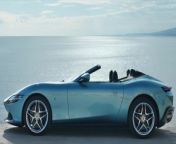There’s a novel and modern take on the soft-top design that underlines the Ferrari Roma Spider’s exuberant character, with extensive personalisation options that include sophisticated, bespoke fabrics and contrasting stitching. On a functional level, the soft top deploys in just 13.5 seconds and can be actioned at up to 60 km/h. The fact that it is so compact also yields a larger boot and boosts the car’s versatility. A new, patented wind deflector integrated into the backrest of the rear bench can be deployed by a button on the central tunnel, guaranteeing exceptional in-car occupant comfort without taking up any space in the car.&#60;br/&#62;&#60;br/&#62;The Ferrari Roma Spider retains the Ferrari Roma’s excellent dynamic characteristics: it boasts a best-in-class weight/power ratio thanks not only to its soft top, but also to its all-aluminium chassis and 620 cv V8 from the engine family that was heralded as the International Engine of the Year on four consecutive occasions. The engine is coupled with Ferrari’s universally-acclaimed 8-speed DCT known for its incredibly fast shift times as well as excellent standards of comfort and mechanical efficiency.