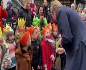 King of Netherlands makes cheeky dig at Kate photo row as he laughs with publicSource: King Willem-Alexander