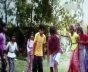 Ran Kevita 1, is a 2007 Sri Lankan Sinhala children&#39;s fantasy film directed by Udayakantha Warnasuriya and co-produced by Pravin Jayarathne, Dilman Jayaratne, Janitha Marasinghe and Udayakantha Warnasuriya for Millennium Entertainment. Its sequel film Ran Kevita 2 directed by the same director released in 2013