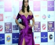 Bollywood Diva Kriti Sanon recently stepped out in a super fiery black dress that screamed all things hotness. Her latest photos and videos are rapidly going viral on the internet. Fans adore her stellar fashion sense and her enviable figure. Why don’t we take a proper look at the diva’s beyond-fabulous head-to-toe black look?&#60;br/&#62;&#60;br/&#62;#kritisanon #bollywood #crew #fashion #trending #fashiongoals #entertainmentnews #viralvideo