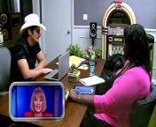 Host Wendi WcLendon-Covey sent country star Brad Paisley into this hidden camera prank, all while she told him everything to say!