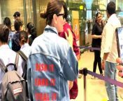 Kareena Kapoor Khan was recently clicked at the Mumbai airport with Saif Ali Khan and their sons, Taimur and Jeh. The actor was seen wearing a denim jacket that promoted her upcoming film &#39;Crew&#39;. Saif Ali Khan and Kareena Kapoor charm fans at the airport by taking selfies together before their vacation with kids Jeh and Taimur. Kareena&#39;s trendy denim jacket with a catchy slogan adds a stylish touch to the moment.&#60;br/&#62;&#60;br/&#62;#kareenakapoorkhan #crew #bebo #saif #taimur #jeh #pataudifamily #entertainmentnews #bollywood #viralvideo #trending