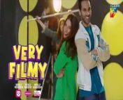 #dananeermobeen #ameergilani #Foodpandasambhallega&#60;br/&#62; Subscribe To HUM TV - https://bit.ly/Humtvpk&#60;br/&#62;&#60;br/&#62;Very Filmy - Episode 24 - 04 April 2024 -Sponsored By Foodpanda, Mothercare &amp; Ujooba Beauty Cream - HUM TV&#60;br/&#62;&#60;br/&#62;Presented By Foodpanda#Foodpandasambhallega&#60;br/&#62;Powered By Mothercare #Yourbabysbestfriend&#60;br/&#62;Associated By Ujooba Beauty Cream #UjoobaBeautyCream&#60;br/&#62;&#60;br/&#62;Compelled to tie the knot despite the drive for different destinations, Daniya and Rohaan, played by Dananeer Mobeen and Ameer Gilani, are weaved in the drape of love by fate. Rohaan, arriving from abroad, is hesitant to marry a desi girl he&#39;s never met. However, under pressure from his parents, he agrees. But to both of their surprise, love awaits right behind the stretch.&#60;br/&#62;&#60;br/&#62;Writer: Muhammad Ahmed&#60;br/&#62;Director: Ali Hassan&#60;br/&#62;Producer: Momina Duraid Productions&#60;br/&#62;&#60;br/&#62;Cast: &#60;br/&#62;Dananeer Mobeen, &#60;br/&#62;Ameer Gilani, &#60;br/&#62;Bushra Ansari, &#60;br/&#62;Deepak Parwani, &#60;br/&#62;Mira Sethi, &#60;br/&#62;Ali Safina, &#60;br/&#62;Ukhano &#60;br/&#62;Ameema Saleem&#60;br/&#62;Nabeel Zuberi &#60;br/&#62;Momina Munir &#60;br/&#62;Adnan Jaffar &#60;br/&#62;Salma Hassan &amp; Others&#60;br/&#62;&#60;br/&#62;#veryfilmyep24&#60;br/&#62;#dananeermobeen &#60;br/&#62;#ramzan2024 &#60;br/&#62;#ameergilani