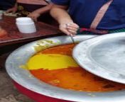 Most delicious haleem at old dhaka from new dhaka cuda cudi video