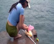 Best Video Hook Fishing _ Unbelievable Big Fishing Girl