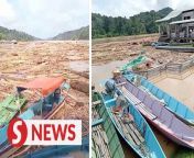 Residents in Song, Sarawak were shocked to see a logjam phenomenon in the Rejang River in front of the jetty on Sunday (March 3).&#60;br/&#62;&#60;br/&#62;It is believed that this may be due to the continuous heavy rains that have occurred in the upstream areas recently. &#60;br/&#62;&#60;br/&#62;Read more at https://shorturl.at/inot3&#60;br/&#62;&#60;br/&#62;WATCH MORE: https://thestartv.com/c/news&#60;br/&#62;SUBSCRIBE: https://cutt.ly/TheStar&#60;br/&#62;LIKE: https://fb.com/TheStarOnline