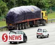A high-speed weighing-in-motion system is in the final phase of development to tackle the issue of overweight lorries, says Datuk Hasbi Habibollah.&#60;br/&#62;&#60;br/&#62;The Deputy Transport Minister said in Dewan Rakyat on Wednesday (Mar 13) that the system is developed jointly with the Works Ministry and would detect and track overloaded heavy vehicles on public roads.&#60;br/&#62;&#60;br/&#62;Read more at https://tinyurl.com/2sa2w6yr &#60;br/&#62;&#60;br/&#62;WATCH MORE: https://thestartv.com/c/news&#60;br/&#62;SUBSCRIBE: https://cutt.ly/TheStar&#60;br/&#62;LIKE: https://fb.com/TheStarOnline
