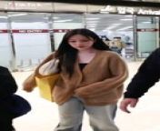 Mina at airport today heading to Japan for Fendi event.#TWICE⁠ #트와이스⁠ #トゥワイス #MINA #미나 #ミナ&#60;br/&#62;She is a member of the K-pop girl group Twice as a sub-vocalist and a dancer. In 2023, she debuted in Twice&#39;s first sub group, MiSaMo alongside her fellow ...&#60;br/&#62;&#60;br/&#62;twice mina,twicemina,mina twice,twice mina vlog,twice sana,sana twice,twicepink,twice mina paris,twice mina cover,twice,twice mina teaser,twiceminasnowman,twice nayeon,nayeon twice,twice투어,twice 미나,twice미나,twicetv,twice직캠,twice 직캠,twice mina paris vlog,twice md behind,twicechu,twice콘서트,twice gay,mina twice 7 rings cover,twice-log,twice vlog,twice being a mess,twice 2021,twice being extra,twicevlog,twice브이로그,twice momo