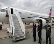 Rishi Sunak, Jeremy Hunt and Grant Shapps have been greeted by the British ambassador to Poland, Anna Clunes, at Warsaw Airport. &#60;br/&#62; &#60;br/&#62;The prime minister is in Poland to discuss security with his counterpart Donald Tusk and Nato Secretary General Jens Stoltenberg. Report by Alibhaiz. Like us on Facebook at http://www.facebook.com/itn and follow us on Twitter at http://twitter.com/itn