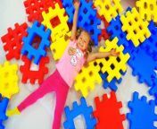 Diana and Roma pretend to play with Multi-color building block for kids. This building blocks toys offers tremendous possibilities for children to develop skill, broaden imagination and use intelligence creatively.