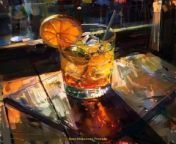 Prompt Midjourney : a cocktail in disco elysium